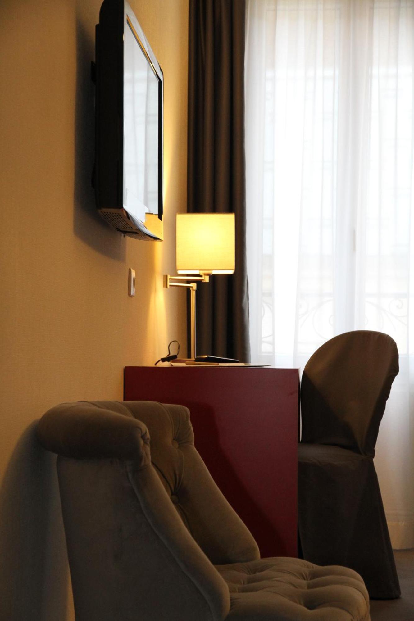 בארג'ס Logis Hotel Le Central מראה חיצוני תמונה