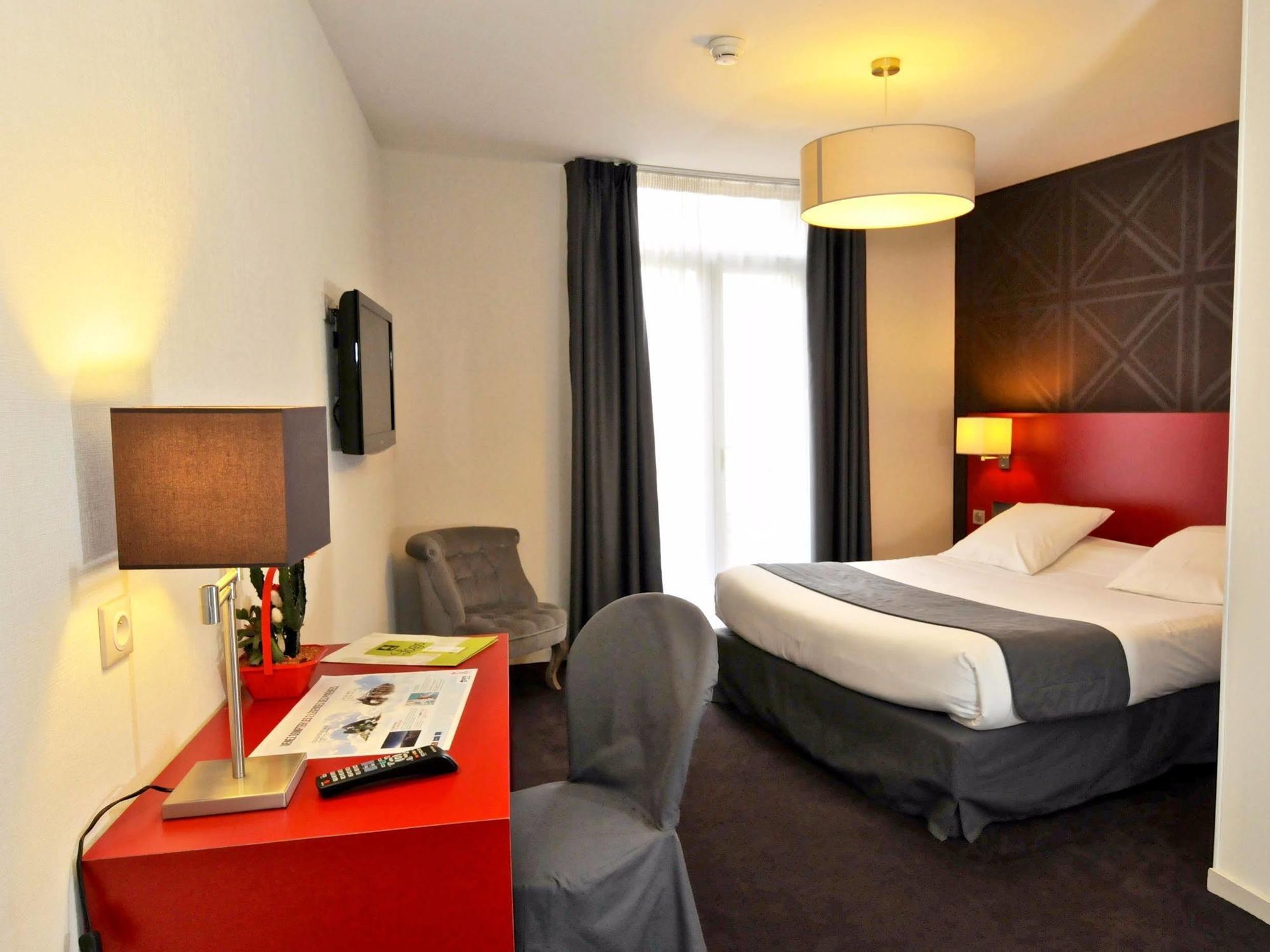 בארג'ס Logis Hotel Le Central מראה חיצוני תמונה
