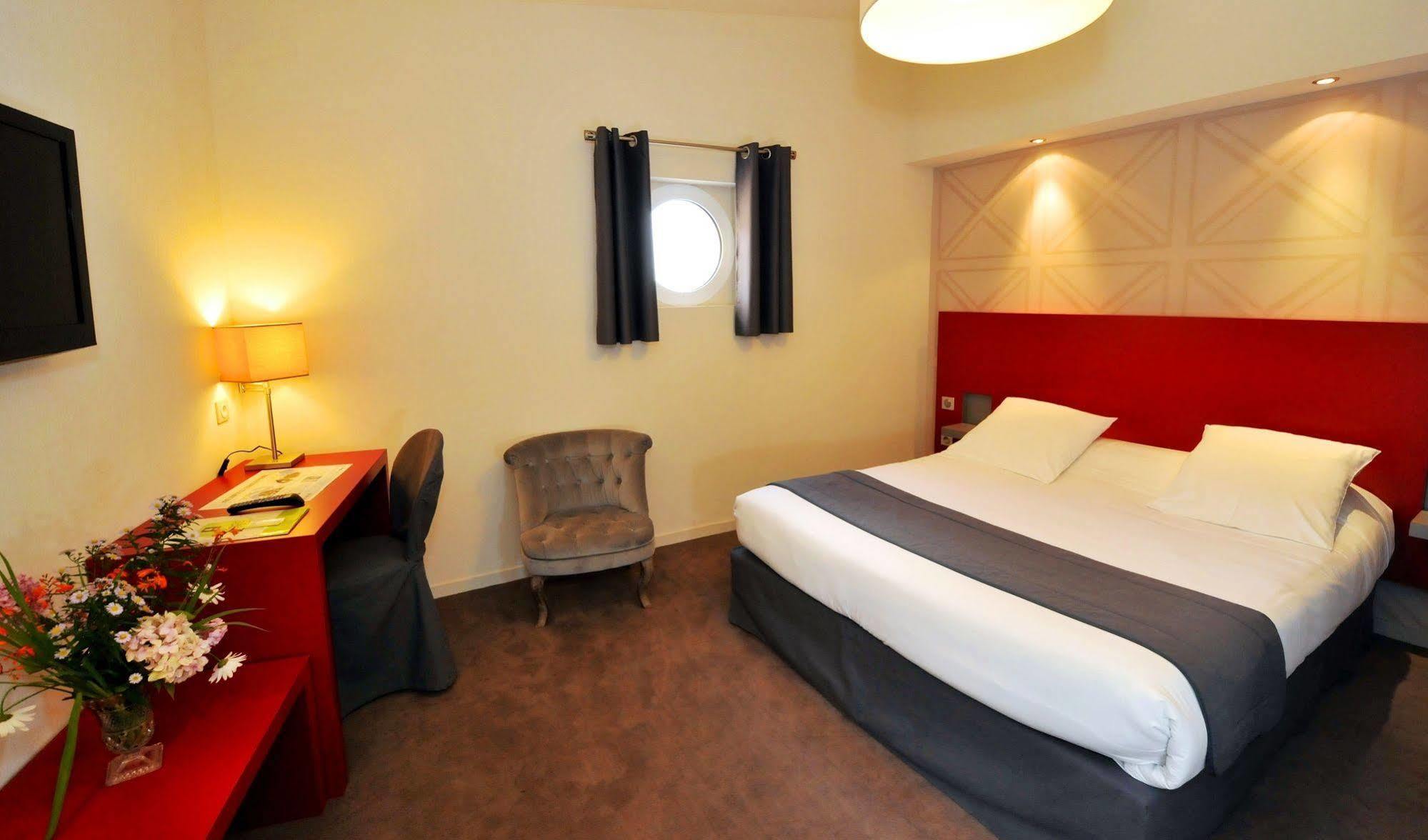 בארג'ס Logis Hotel Le Central מראה חיצוני תמונה