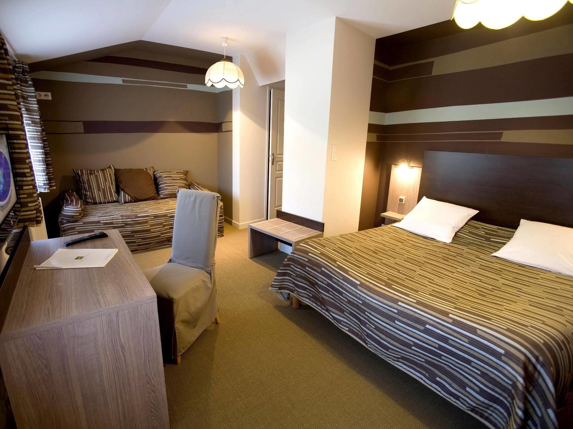בארג'ס Logis Hotel Le Central מראה חיצוני תמונה